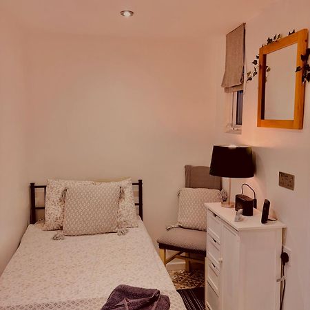 Private Access Small Room In Leicester Free Parking Drinks Luaran gambar